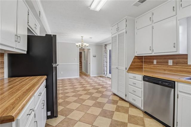 3325 Holly Stand Court, Loganville, GA 30052