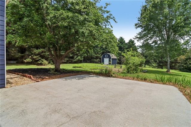 3325 Holly Stand Court, Loganville, GA 30052