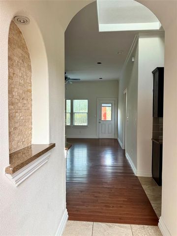 398 Mesa DR D, Del Valle, TX 78617