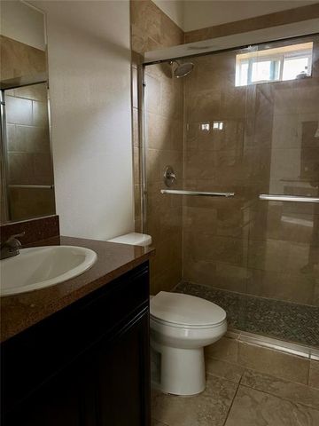 398 Mesa DR D, Del Valle, TX 78617
