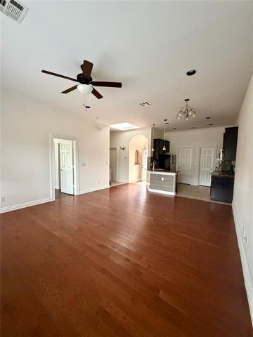 398 Mesa DR D, Del Valle, TX 78617