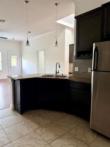 398 Mesa DR D, Del Valle, TX 78617