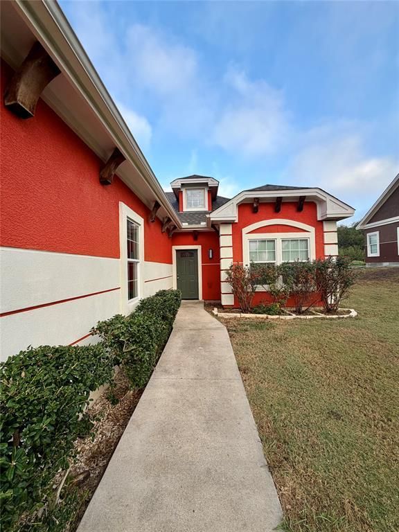 398 Mesa DR D, Del Valle, TX 78617