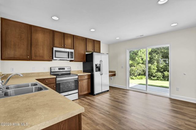 91 Glasgow Drive, Rocky Point, NC 28457