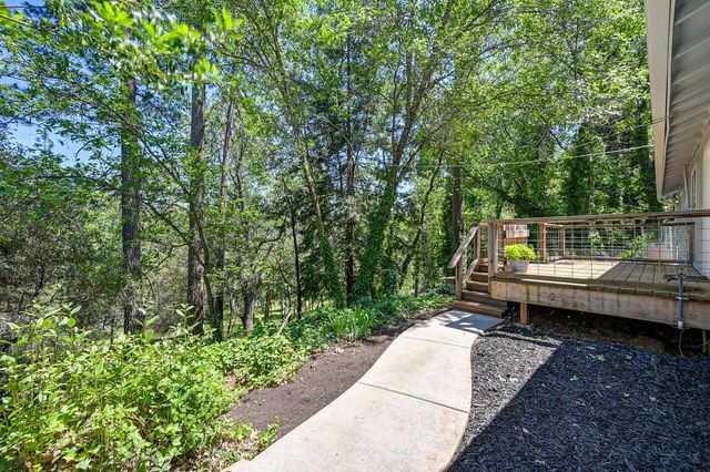 205 Pinewood Way, Auburn, CA 95602