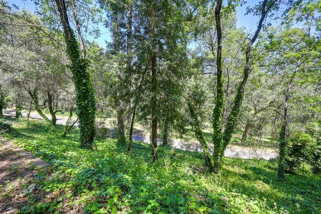 205 Pinewood Way, Auburn, CA 95602