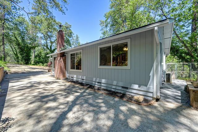 205 Pinewood Way, Auburn, CA 95602