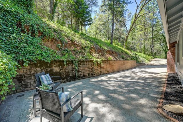 205 Pinewood Way, Auburn, CA 95602
