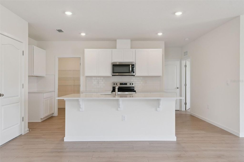 Image 13 of property listing at 1876 HOWARD MESA DRIVE, Kissimmee, FL 34744
