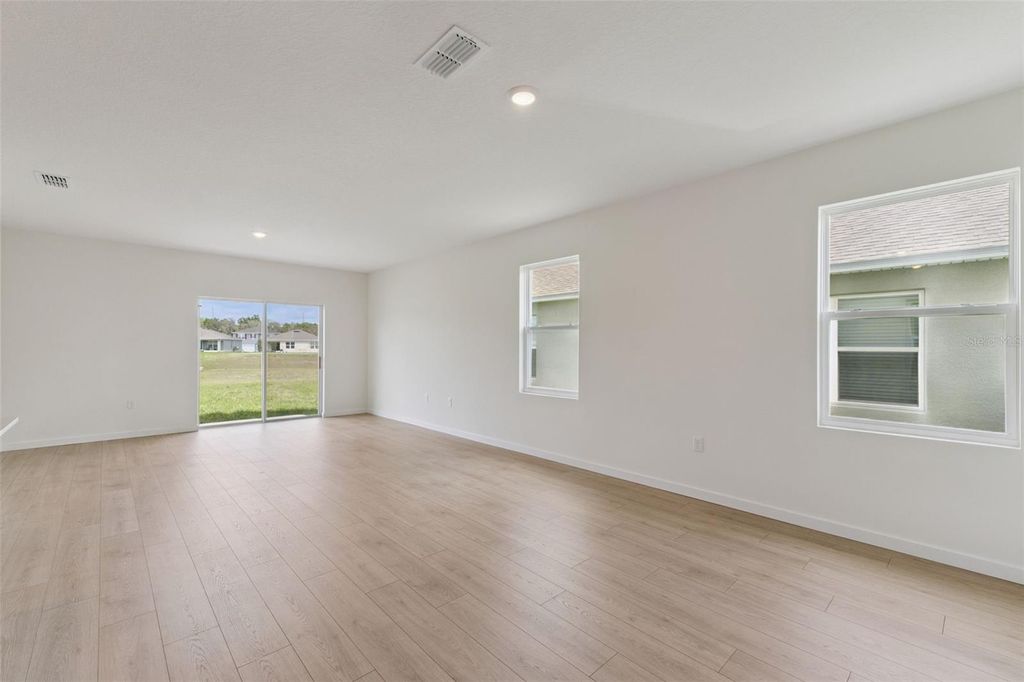 Image 4 of property listing at 1876 HOWARD MESA DRIVE, Kissimmee, FL 34744
