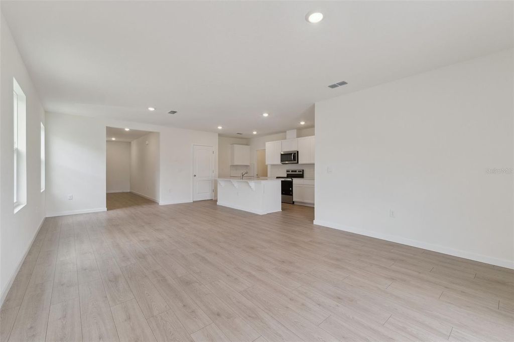 Image 6 of property listing at 1876 HOWARD MESA DRIVE, Kissimmee, FL 34744