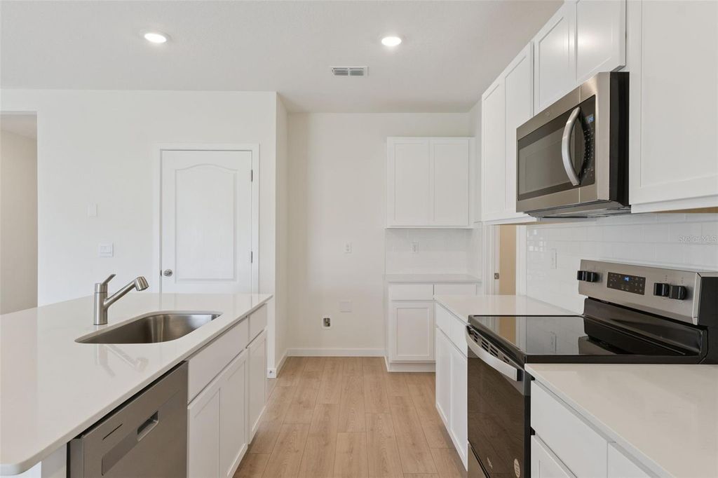 Image 10 of property listing at 1876 HOWARD MESA DRIVE, Kissimmee, FL 34744