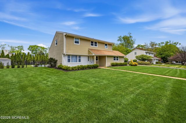 4 Cheryl Drive, Oakhurst, NJ 07755