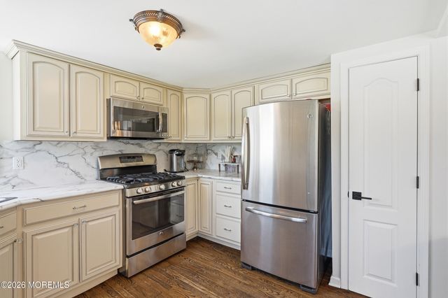 4 Cheryl Drive, Oakhurst, NJ 07755