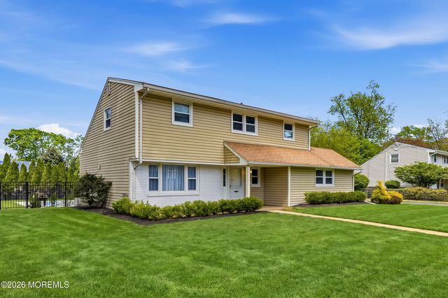 4 Cheryl Drive, Oakhurst, NJ 07755