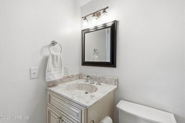 4 Cheryl Drive, Oakhurst, NJ 07755