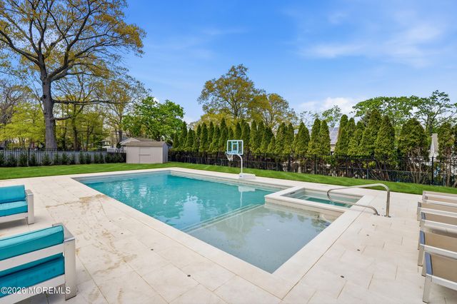 4 Cheryl Drive, Oakhurst, NJ 07755