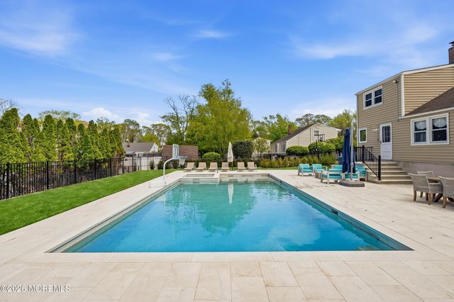 4 Cheryl Drive, Oakhurst, NJ 07755