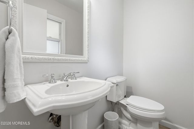 4 Cheryl Drive, Oakhurst, NJ 07755
