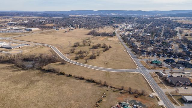 Viney Grove, Prairie Grove, AR 72753