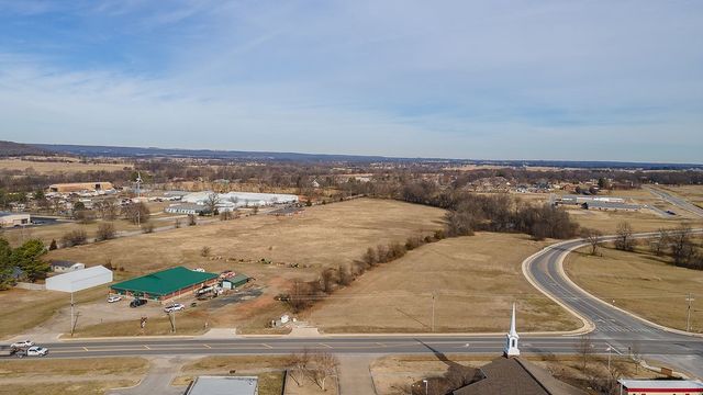 Viney Grove, Prairie Grove, AR 72753