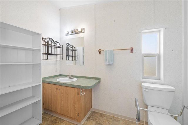 633 E Archwood Drive UNIT 59, Eagle Point, OR 97524