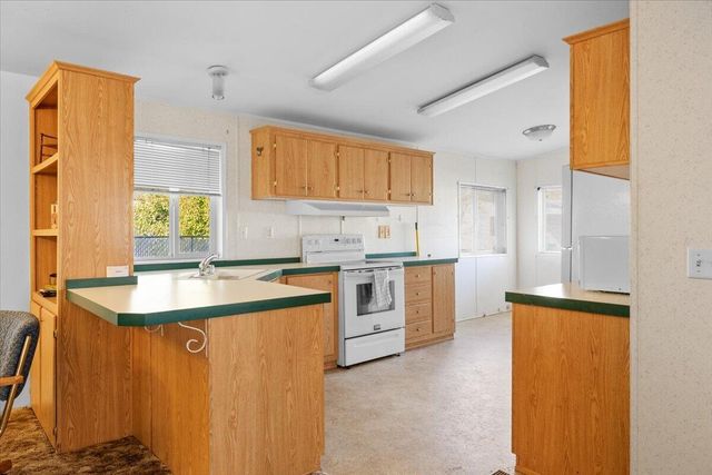 633 E Archwood Drive UNIT 59, Eagle Point, OR 97524