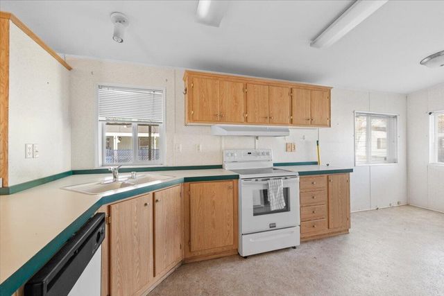 633 E Archwood Drive UNIT 59, Eagle Point, OR 97524