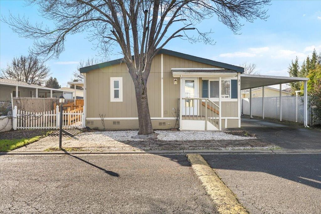 633 E Archwood Drive UNIT 59, Eagle Point, OR 97524