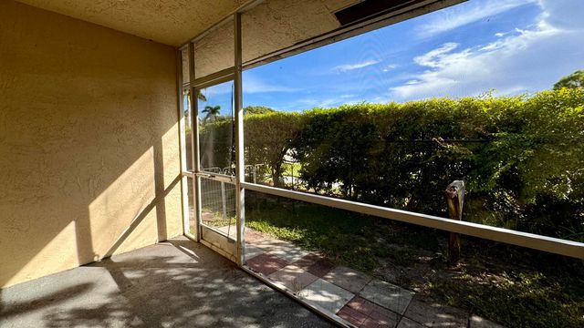 1290 Riverside Circle, Wellington, FL 33414