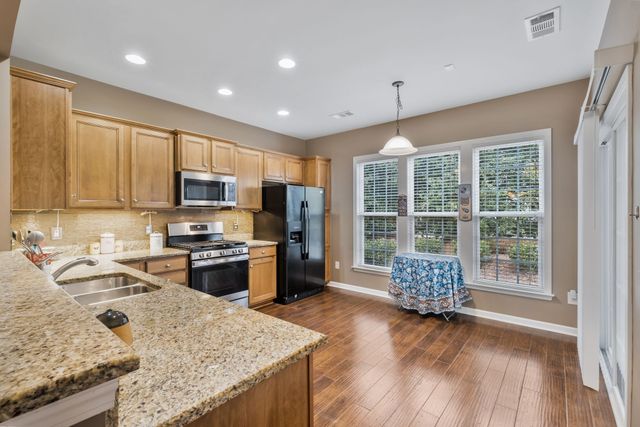 220 Old Towne Dr, Mount Juliet, TN 37122