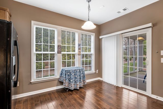 220 Old Towne Dr, Mount Juliet, TN 37122