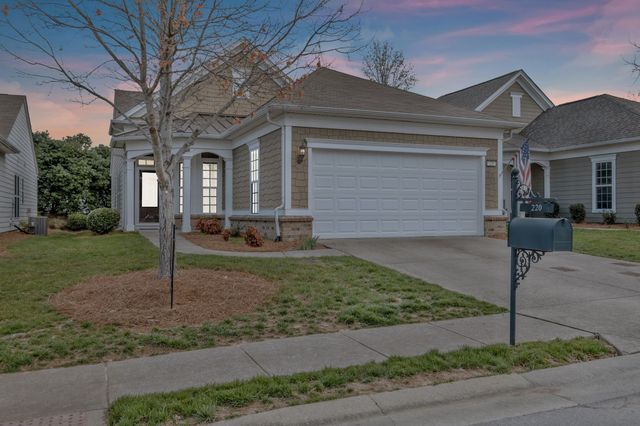220 Old Towne Dr, Mount Juliet, TN 37122