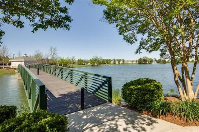 220 Old Towne Dr, Mount Juliet, TN 37122