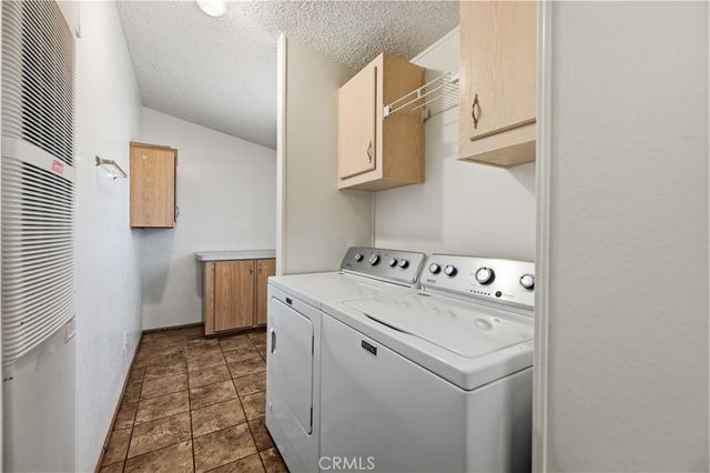 1030 E Avenue S, Palmdale, CA 93550
