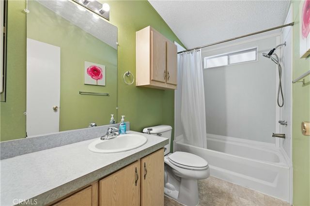 1030 E Avenue S, Palmdale, CA 93550