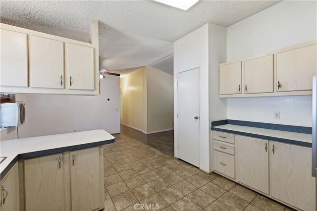 1030 E Avenue S, Palmdale, CA 93550