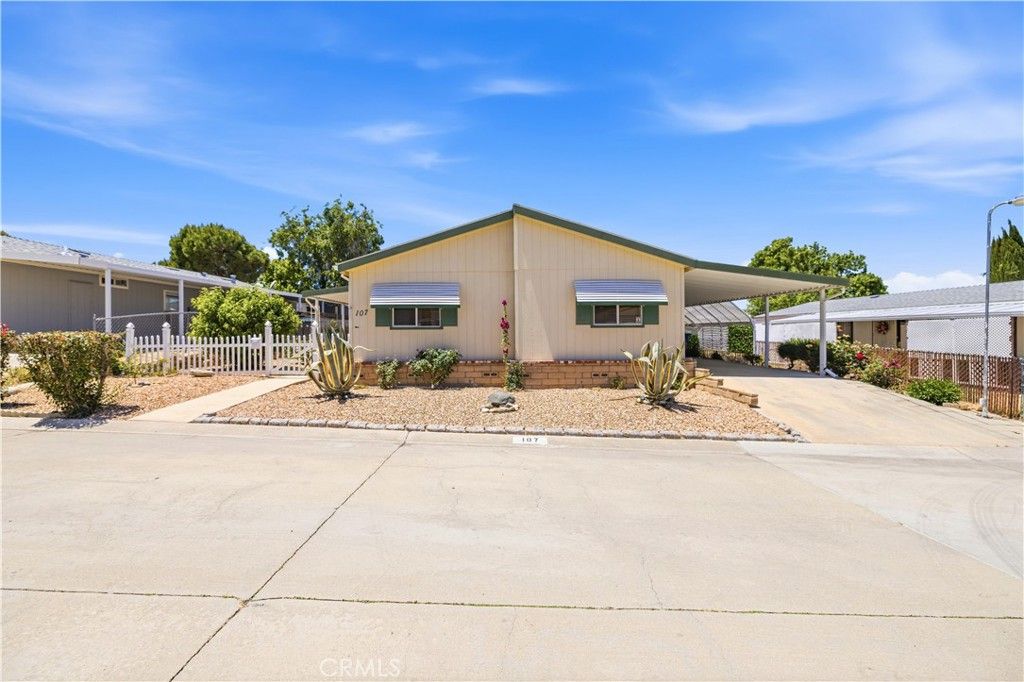 1030 E Avenue S, Palmdale, CA 93550