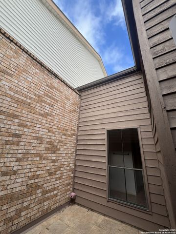 516 Thelma, Olmos Park, TX 78212