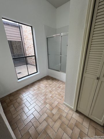 516 Thelma, Olmos Park, TX 78212