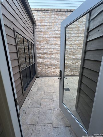 516 Thelma, Olmos Park, TX 78212