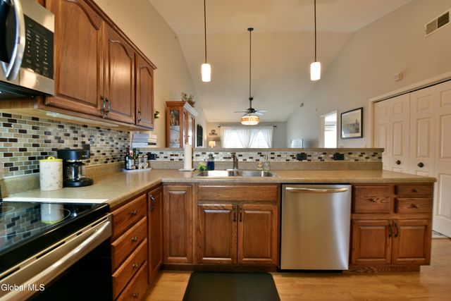 410 Cedar Run, Rensselaer, NY 12144