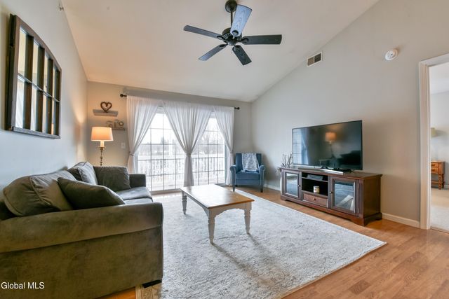 410 Cedar Run, Rensselaer, NY 12144