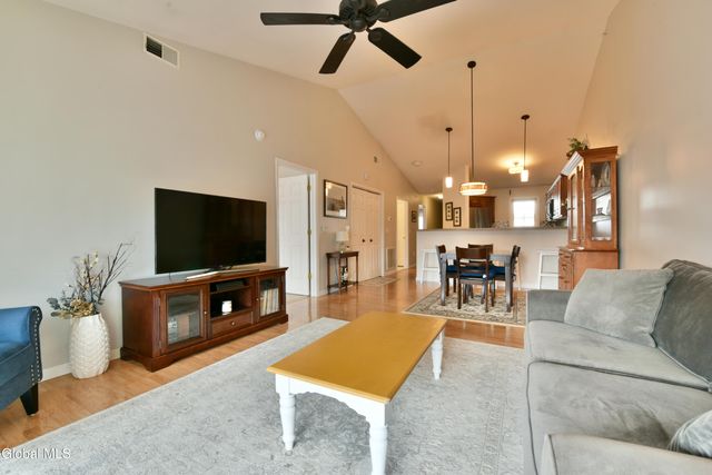 410 Cedar Run, Rensselaer, NY 12144