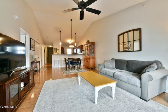 410 Cedar Run, Rensselaer, NY 12144