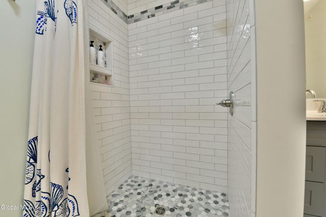 410 Cedar Run, Rensselaer, NY 12144