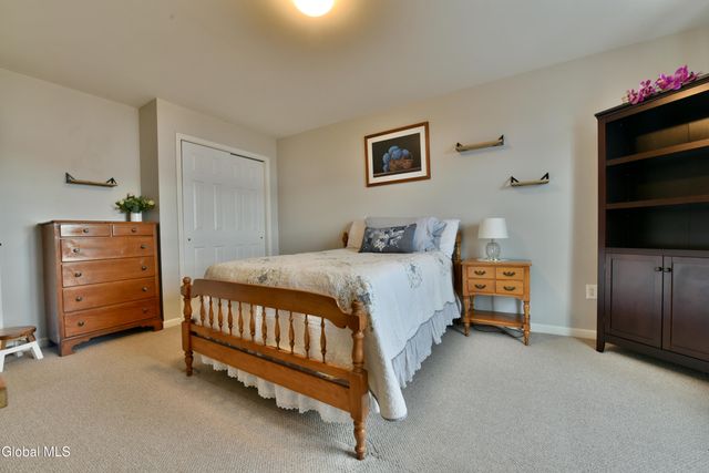 410 Cedar Run, Rensselaer, NY 12144