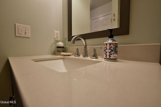 410 Cedar Run, Rensselaer, NY 12144