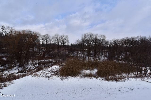 410 Cedar Run, Rensselaer, NY 12144