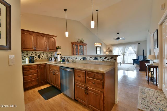 410 Cedar Run, Rensselaer, NY 12144